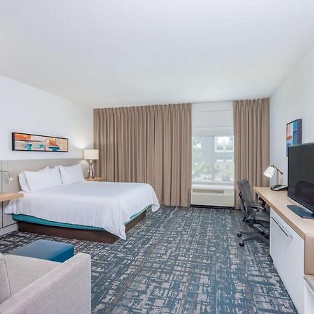 Hilton Garden Inn Cincinnati/Шарънвил Екстериор снимка
