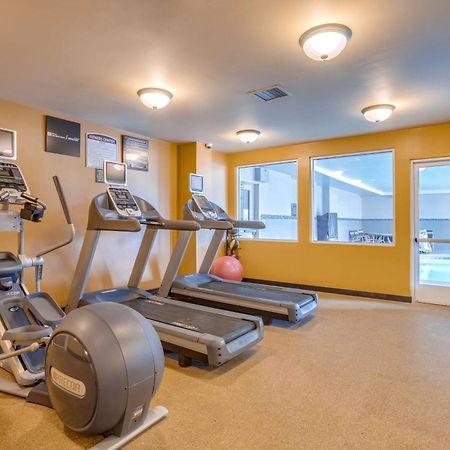 Hilton Garden Inn Cincinnati/Шарънвил Екстериор снимка
