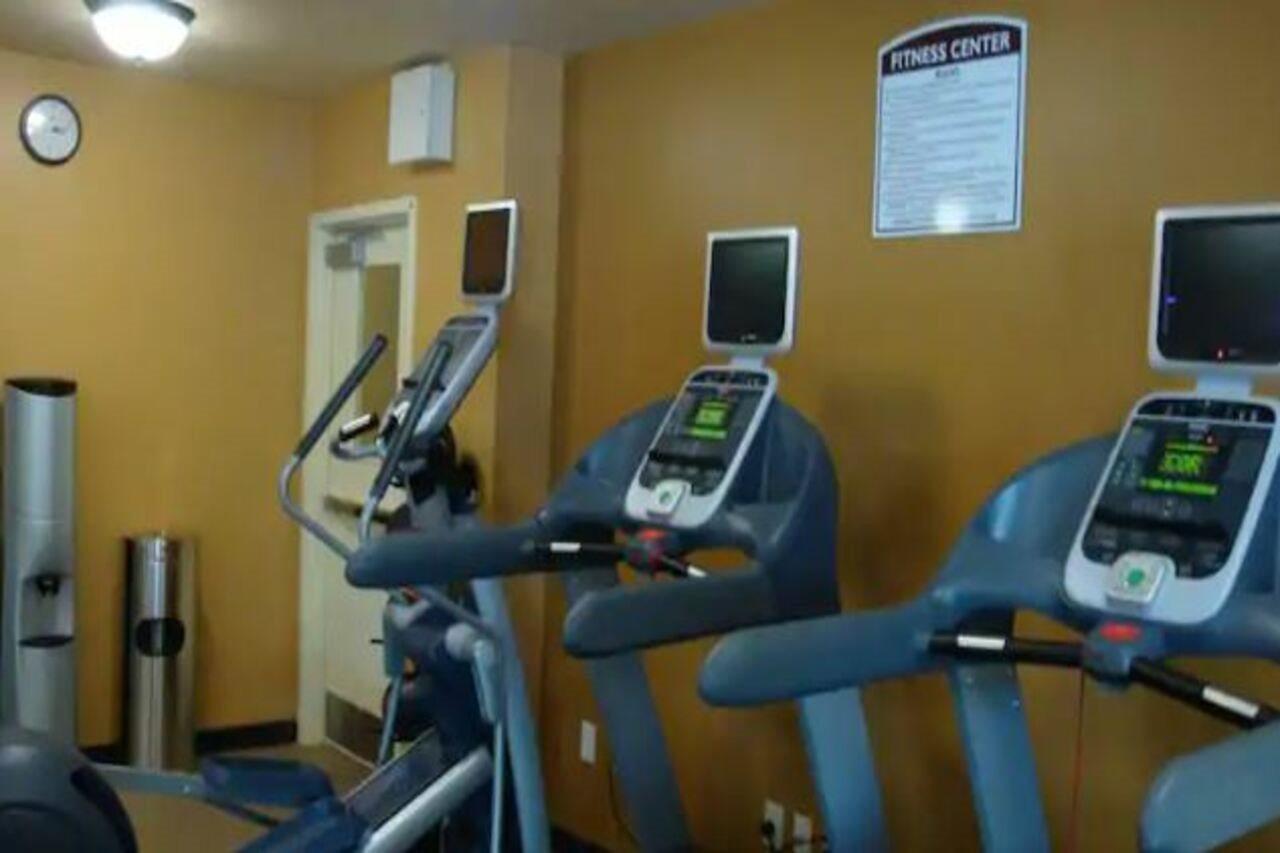 Hilton Garden Inn Cincinnati/Шарънвил Екстериор снимка