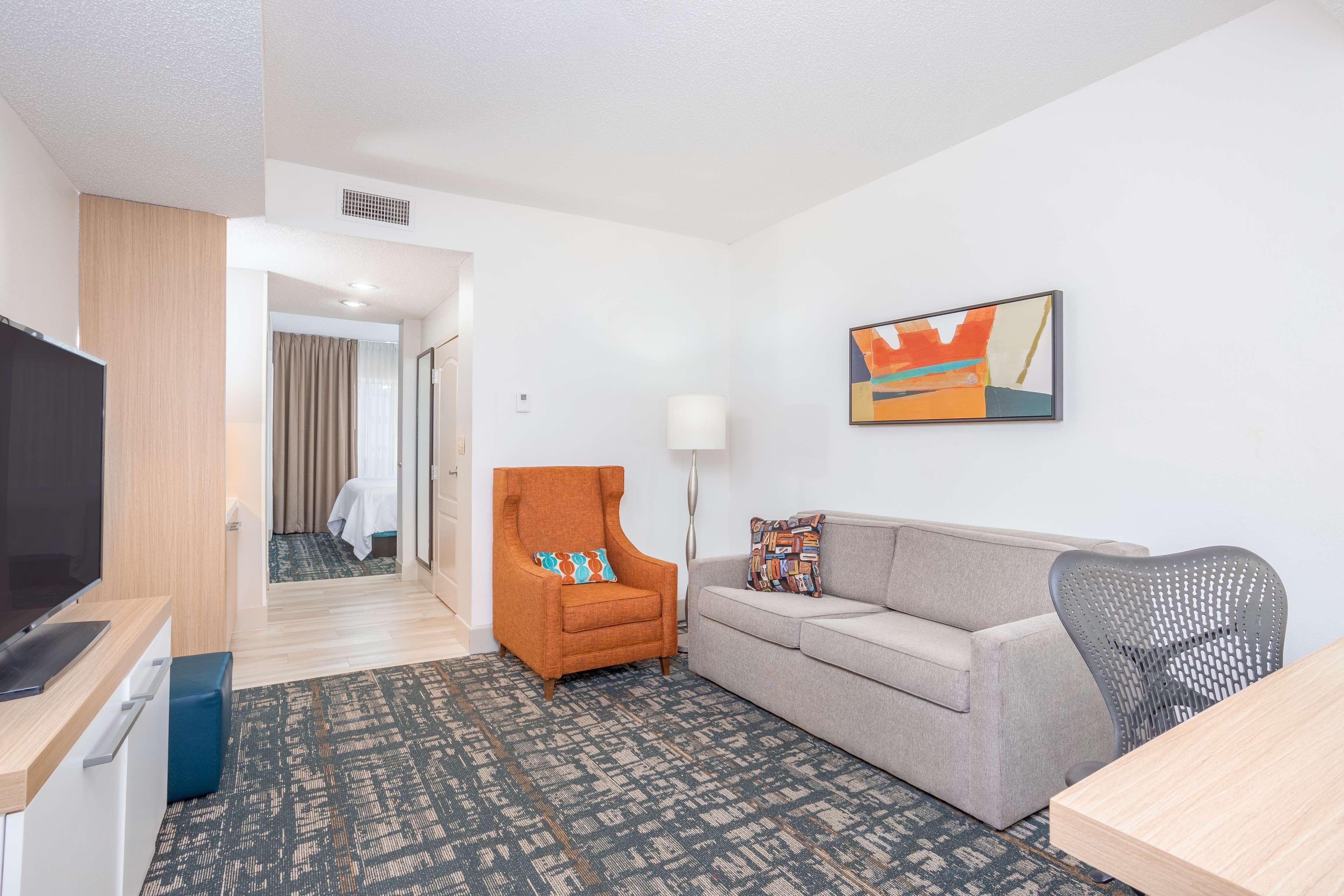 Hilton Garden Inn Cincinnati/Шарънвил Екстериор снимка