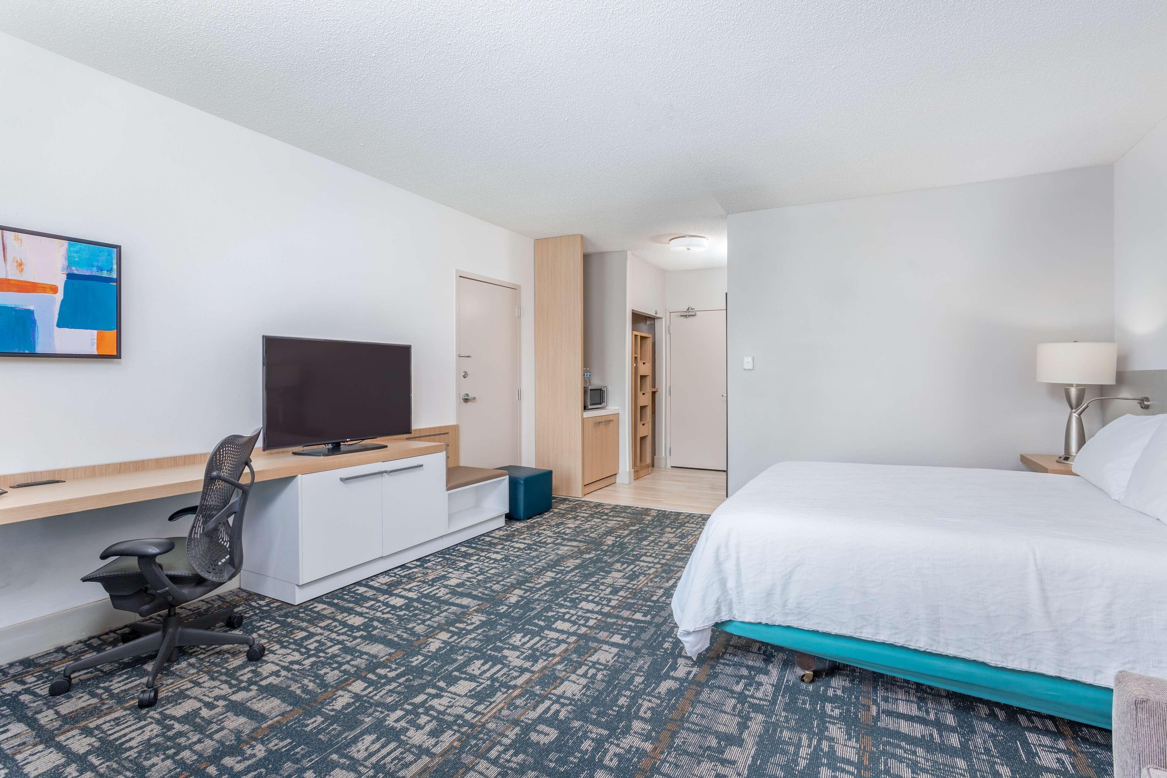 Hilton Garden Inn Cincinnati/Шарънвил Екстериор снимка