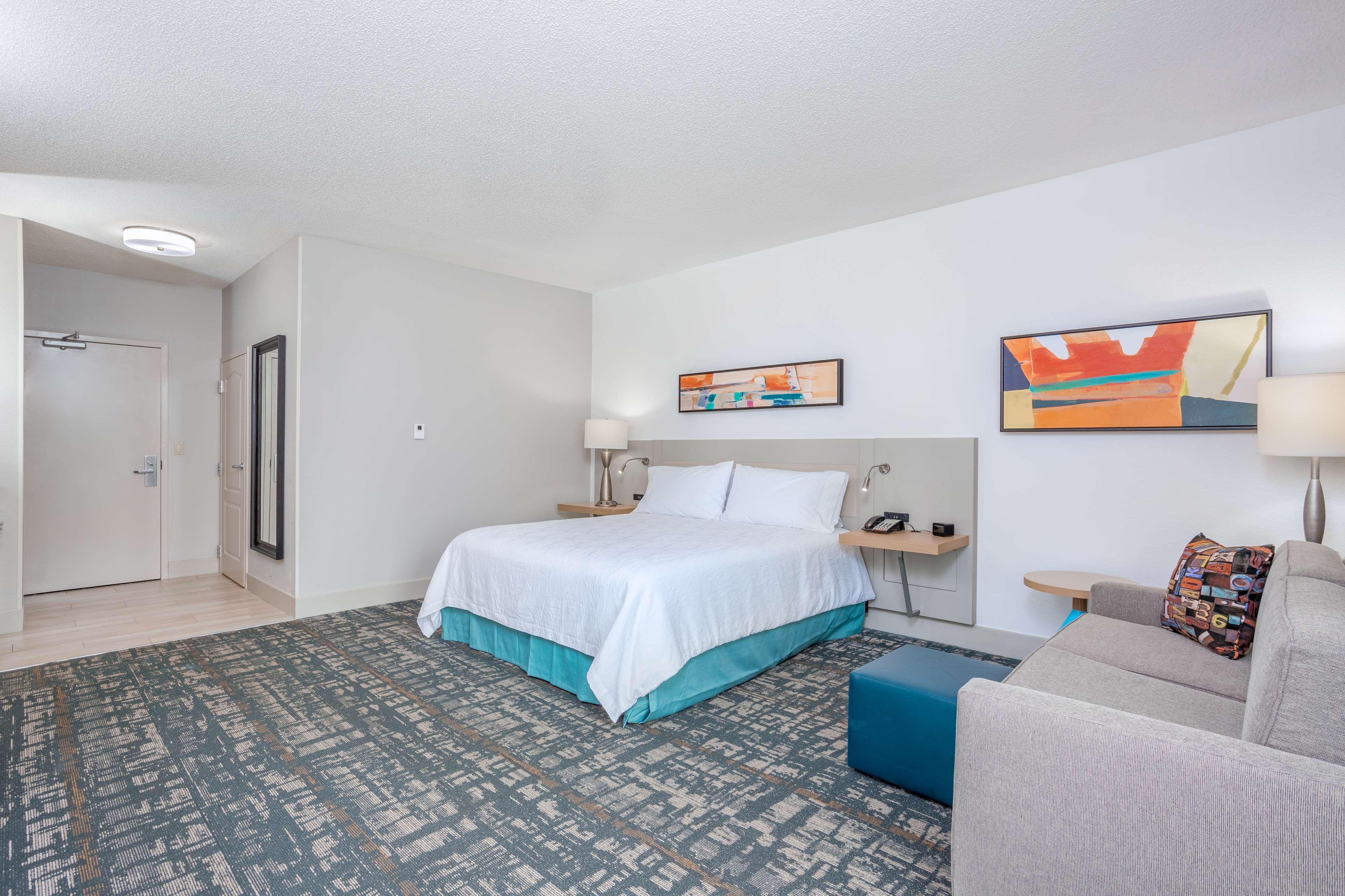 Hilton Garden Inn Cincinnati/Шарънвил Екстериор снимка