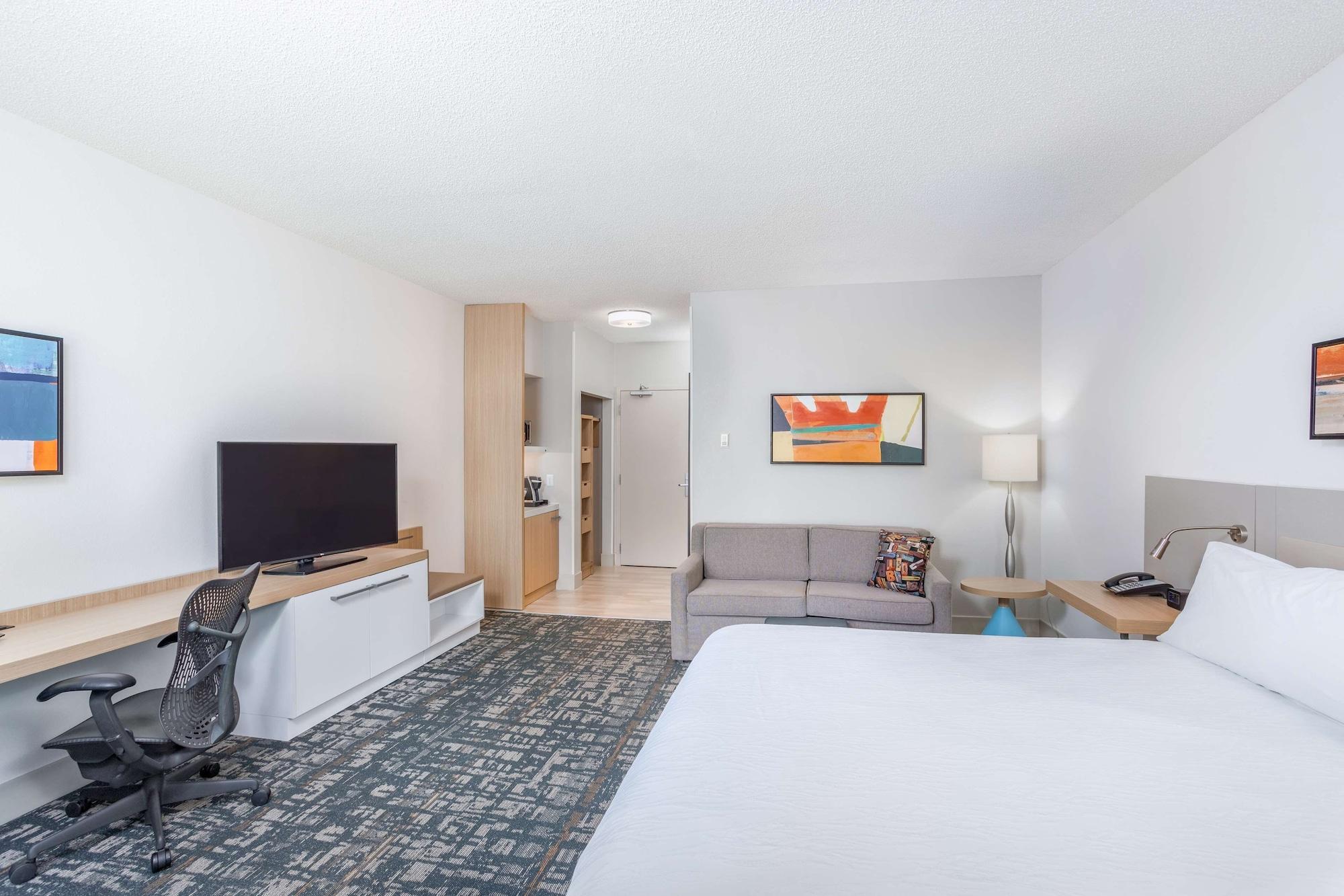 Hilton Garden Inn Cincinnati/Шарънвил Екстериор снимка