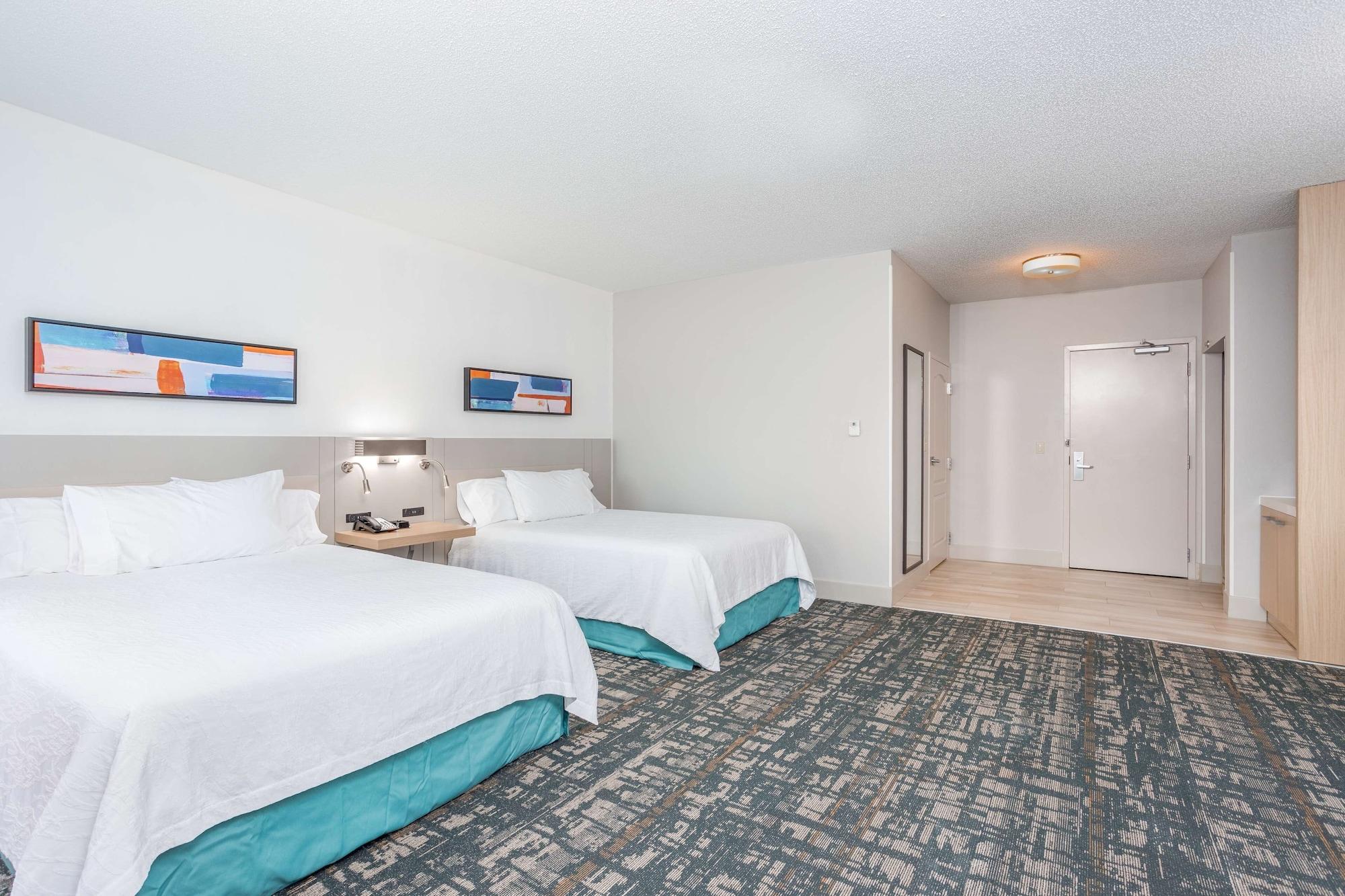 Hilton Garden Inn Cincinnati/Шарънвил Екстериор снимка