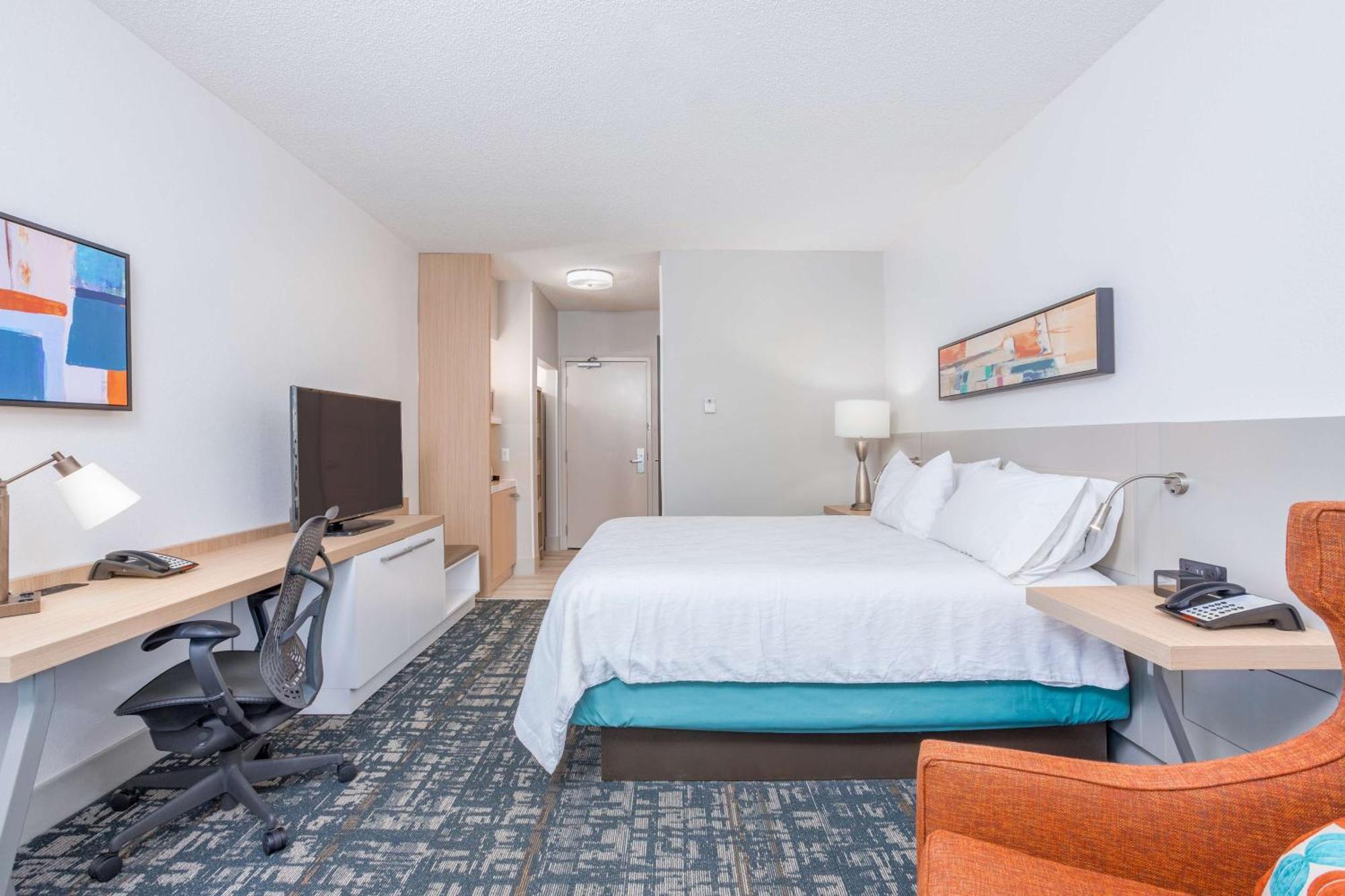 Hilton Garden Inn Cincinnati/Шарънвил Екстериор снимка