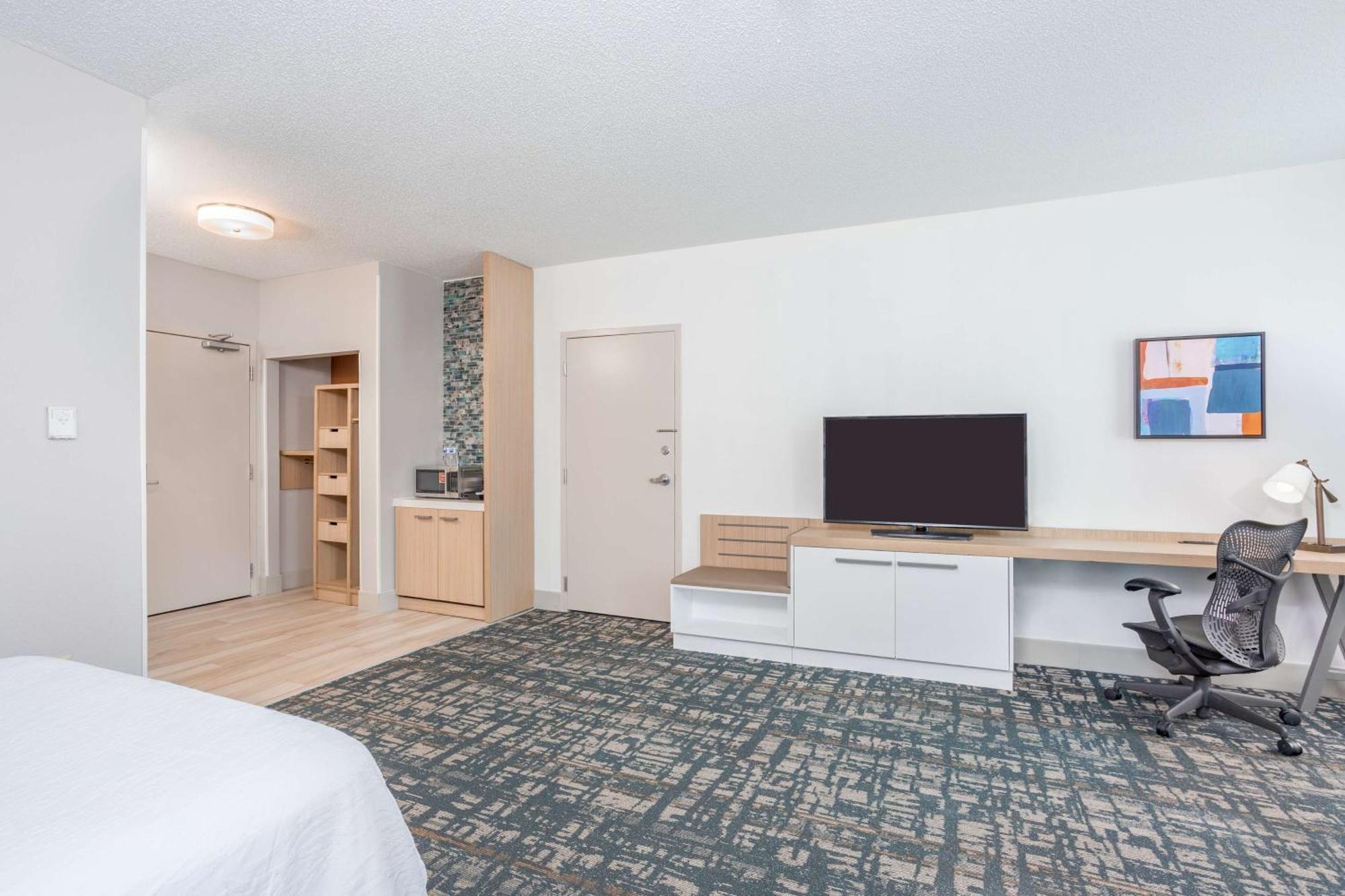 Hilton Garden Inn Cincinnati/Шарънвил Екстериор снимка