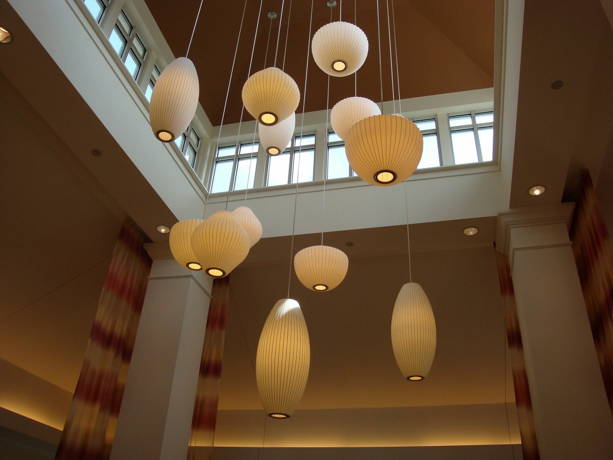 Hilton Garden Inn Cincinnati/Шарънвил Екстериор снимка